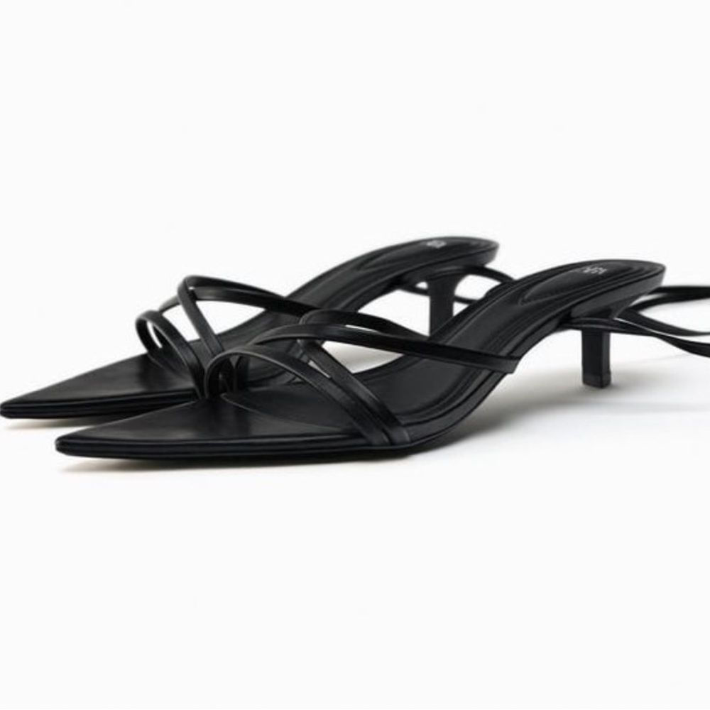 Zara Black Pointed Toe Strappy Ankle Tie Sandals - Picture 5 of 8